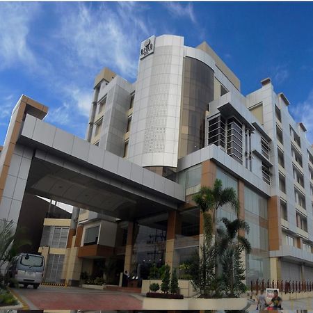 Big 8 Corporate Hotel Tagum Bagian luar foto