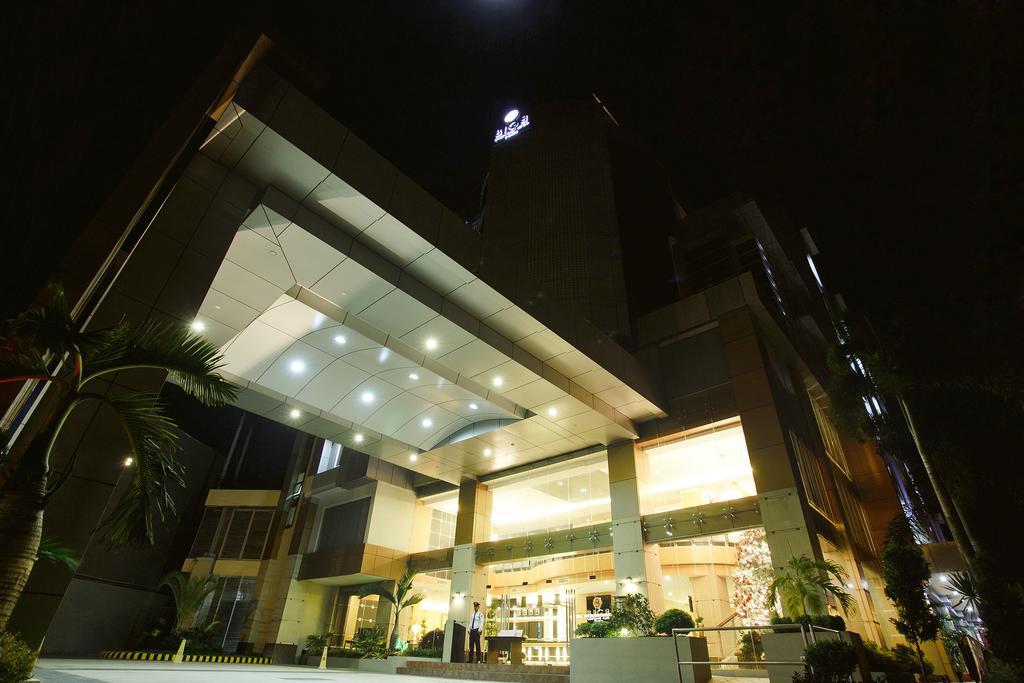 Big 8 Corporate Hotel Tagum Bagian luar foto