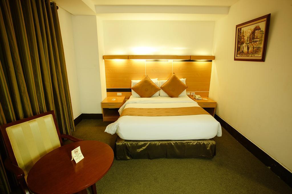 Big 8 Corporate Hotel Tagum Bagian luar foto