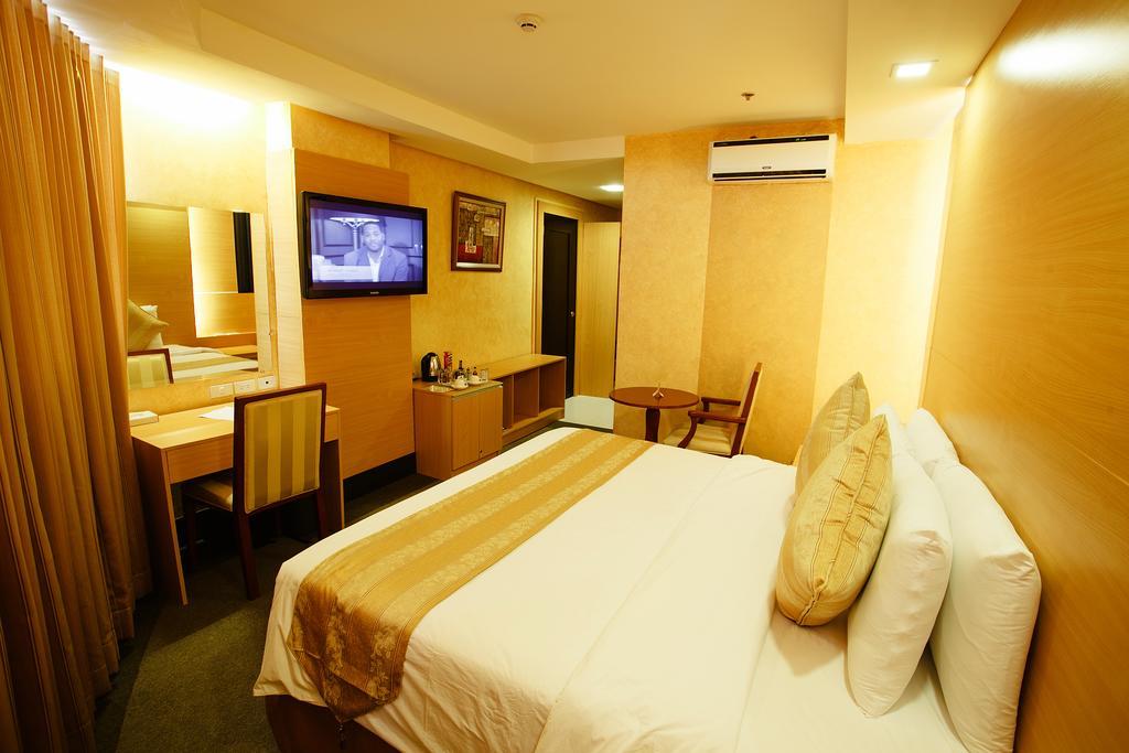 Big 8 Corporate Hotel Tagum Bagian luar foto