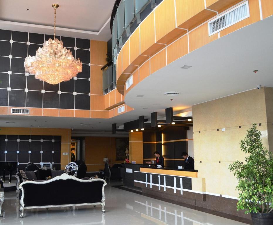 Big 8 Corporate Hotel Tagum Bagian luar foto