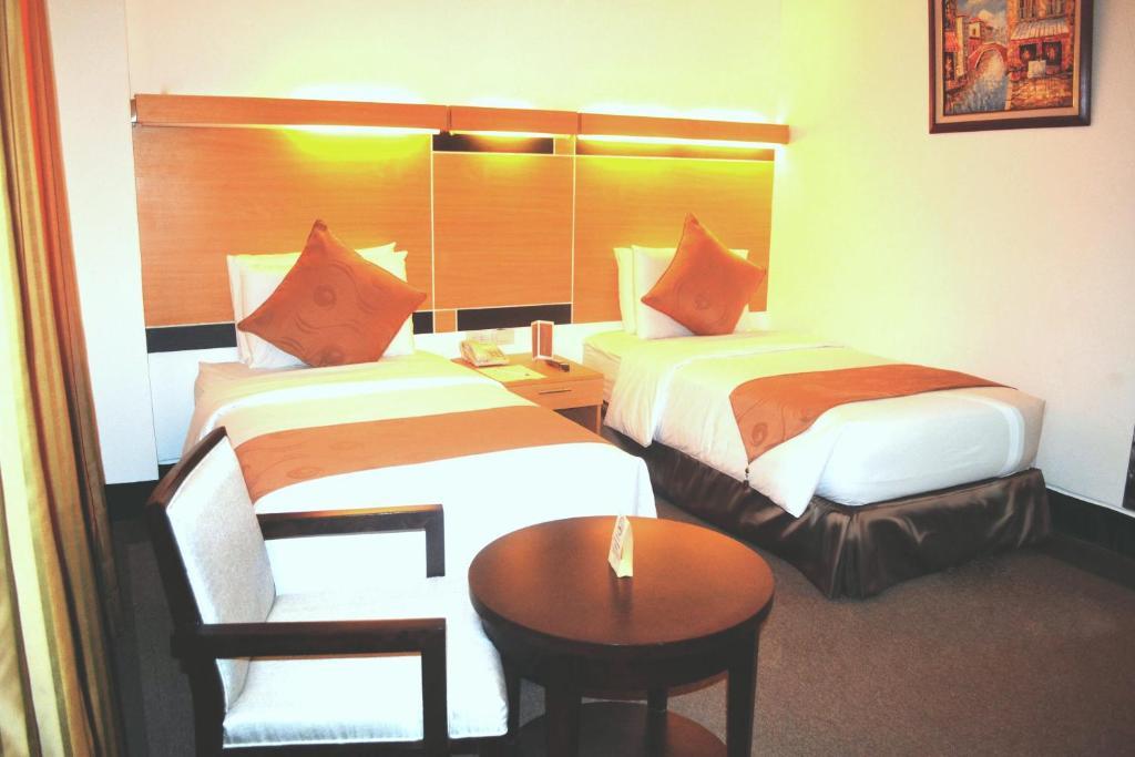 Big 8 Corporate Hotel Tagum Ruang foto