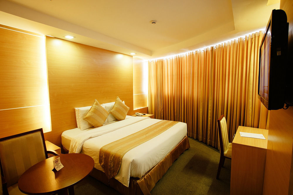 Big 8 Corporate Hotel Tagum Bagian luar foto