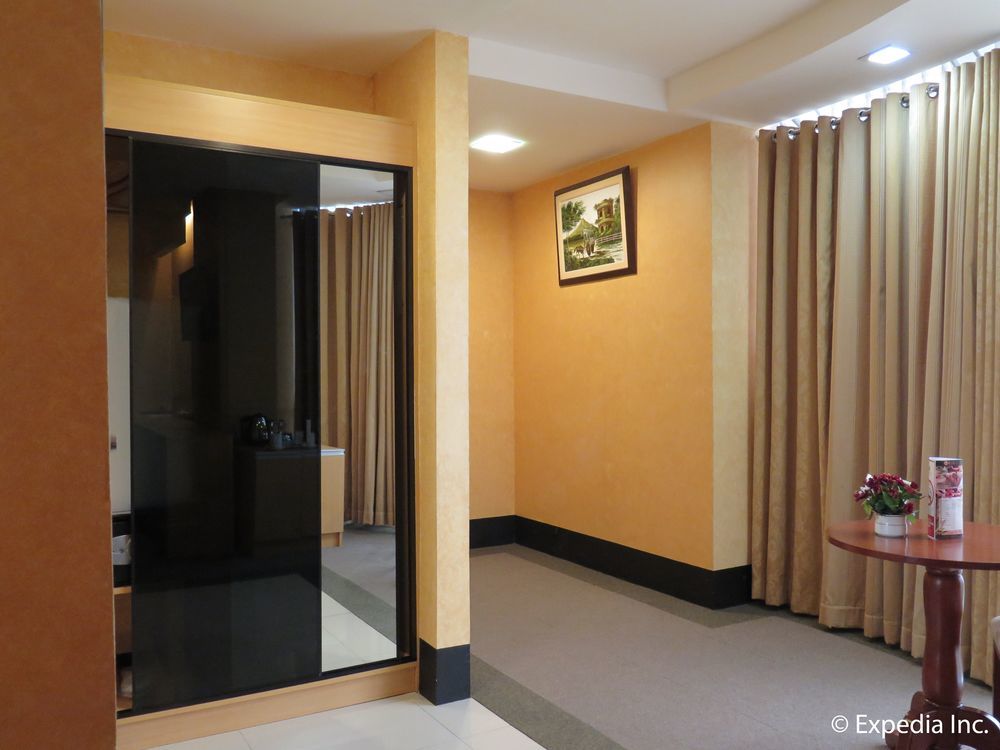 Big 8 Corporate Hotel Tagum Bagian luar foto