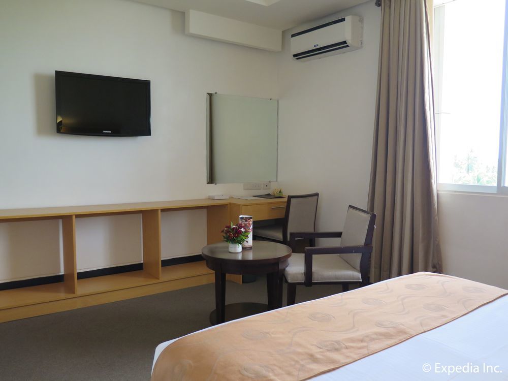 Big 8 Corporate Hotel Tagum Bagian luar foto