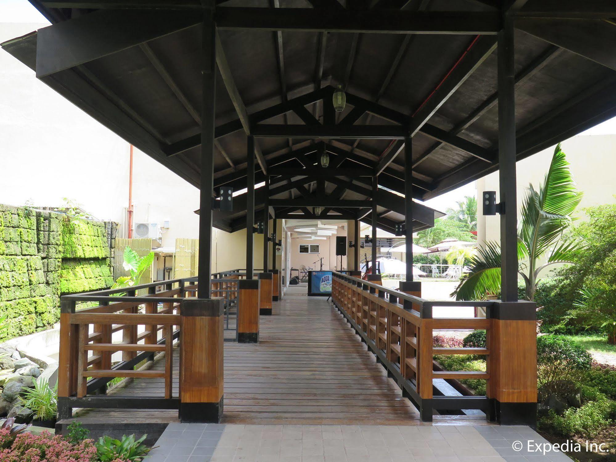 Big 8 Corporate Hotel Tagum Bagian luar foto